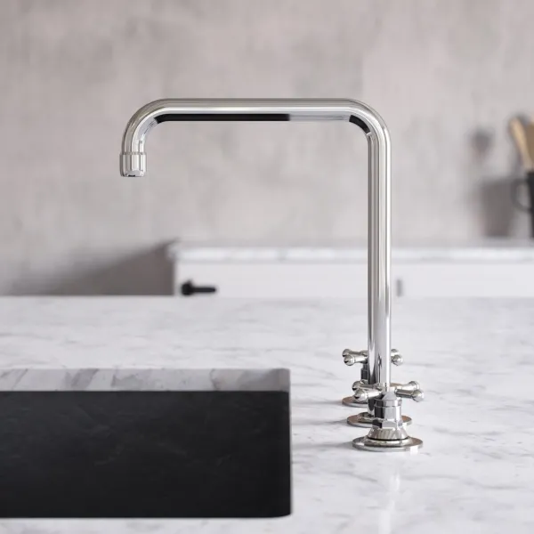 Hassel&Teudt HHV605 S06 - Kjøkkenbatteri med svingbar tut, Krom