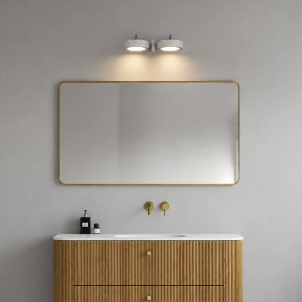 Big A02 - Dobbelt. LED-vegglampe med vipp, matt hvit.