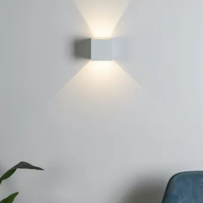 UP&DOWN - LED Vegglampe, 100x100, IP 54, Hvit