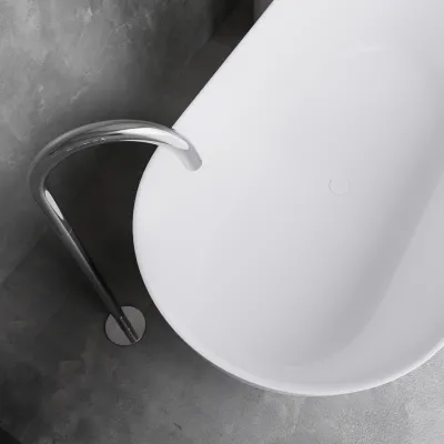 Semplice KB4 - Frittstående tut, Chrome